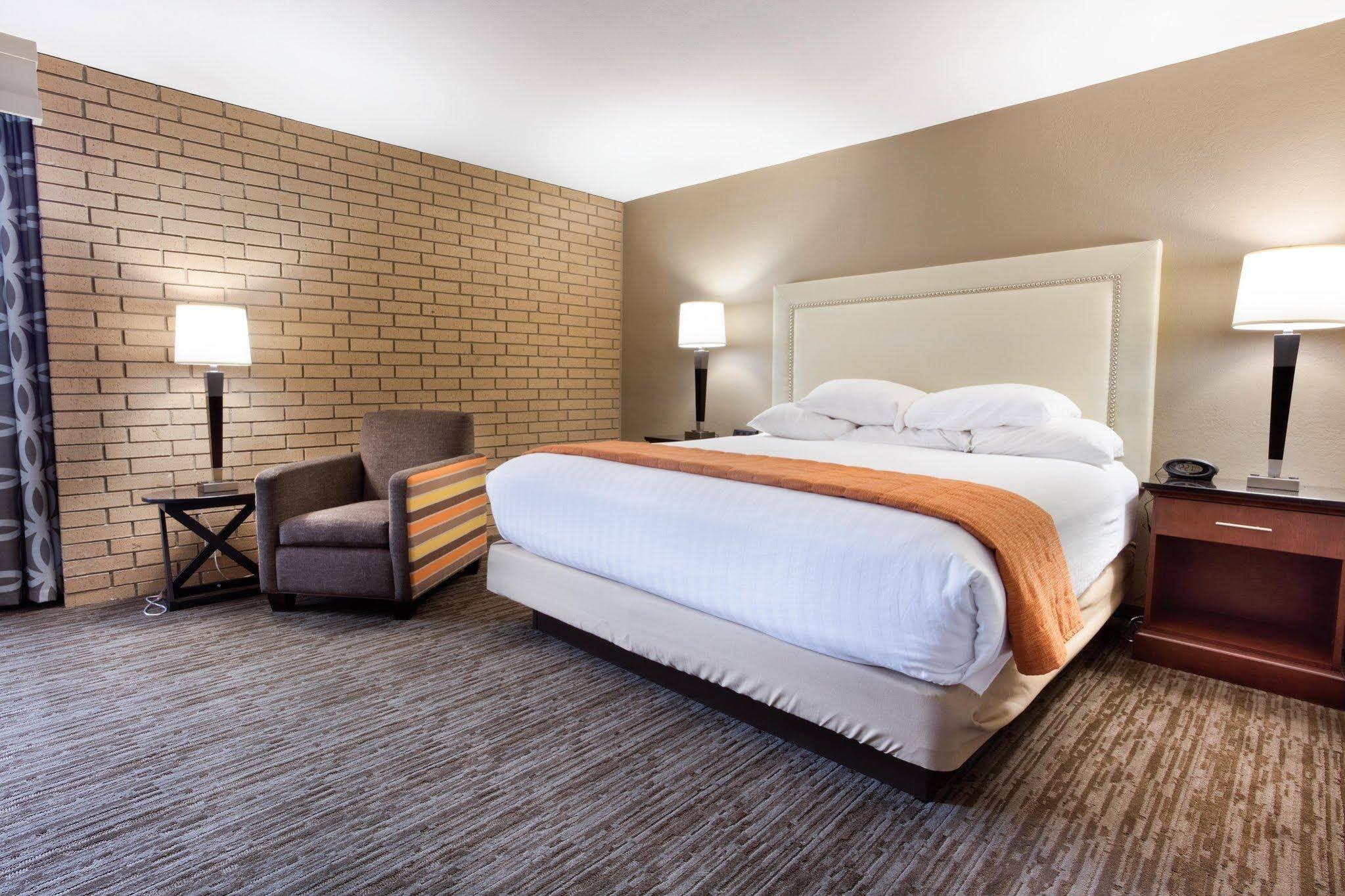 Drury Inn & Suites Kansas City Airport Extérieur photo
