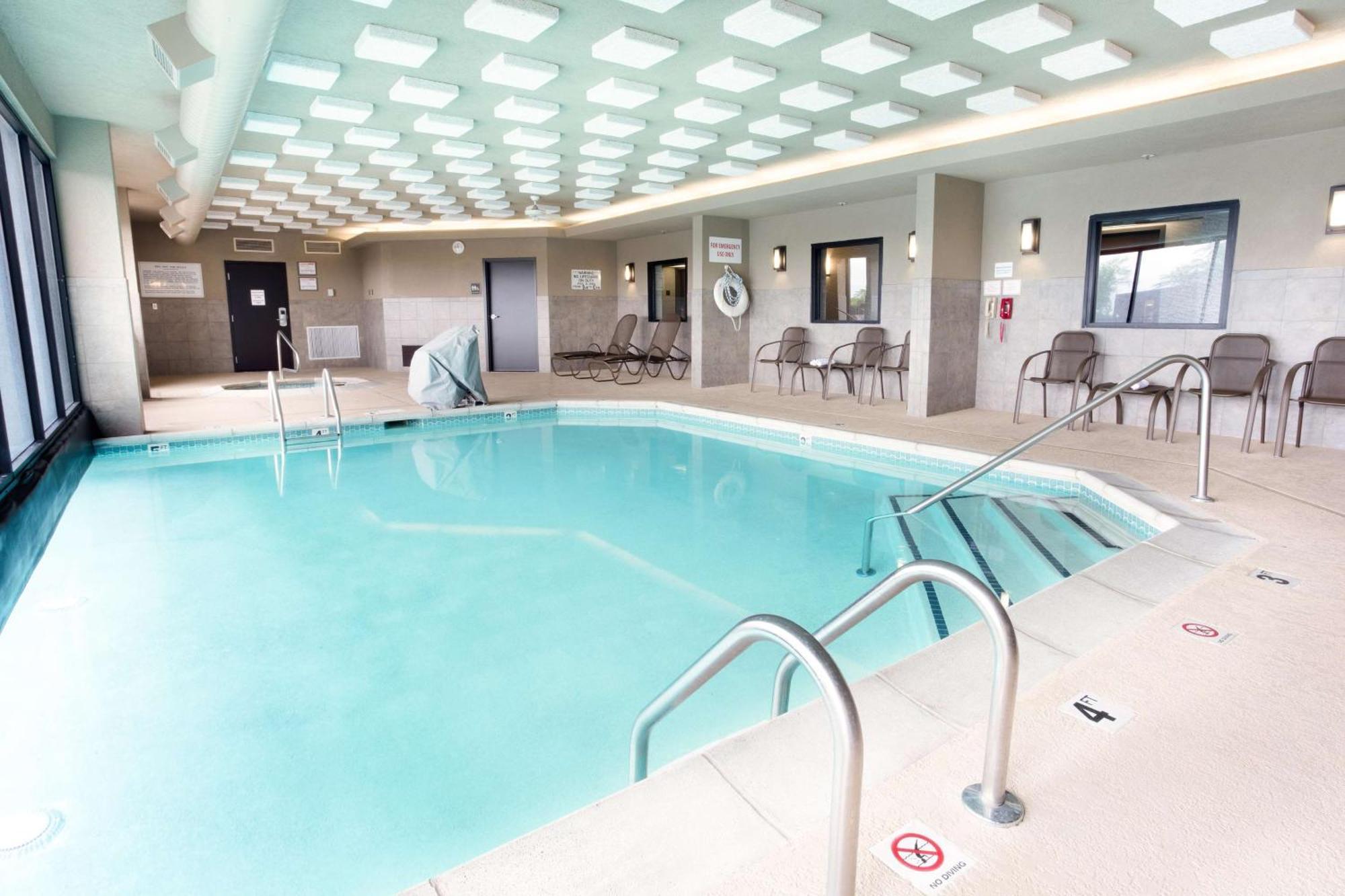 Drury Inn & Suites Kansas City Airport Extérieur photo