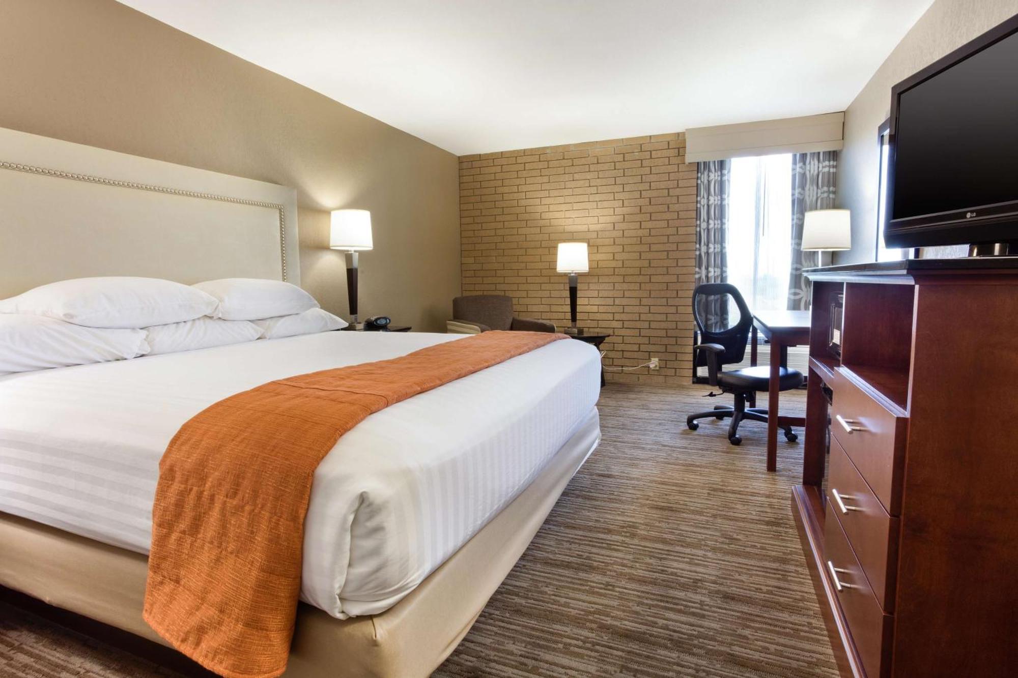 Drury Inn & Suites Kansas City Airport Extérieur photo