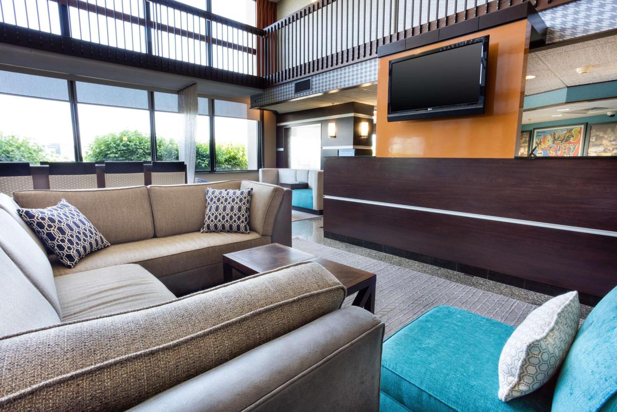 Drury Inn & Suites Kansas City Airport Extérieur photo