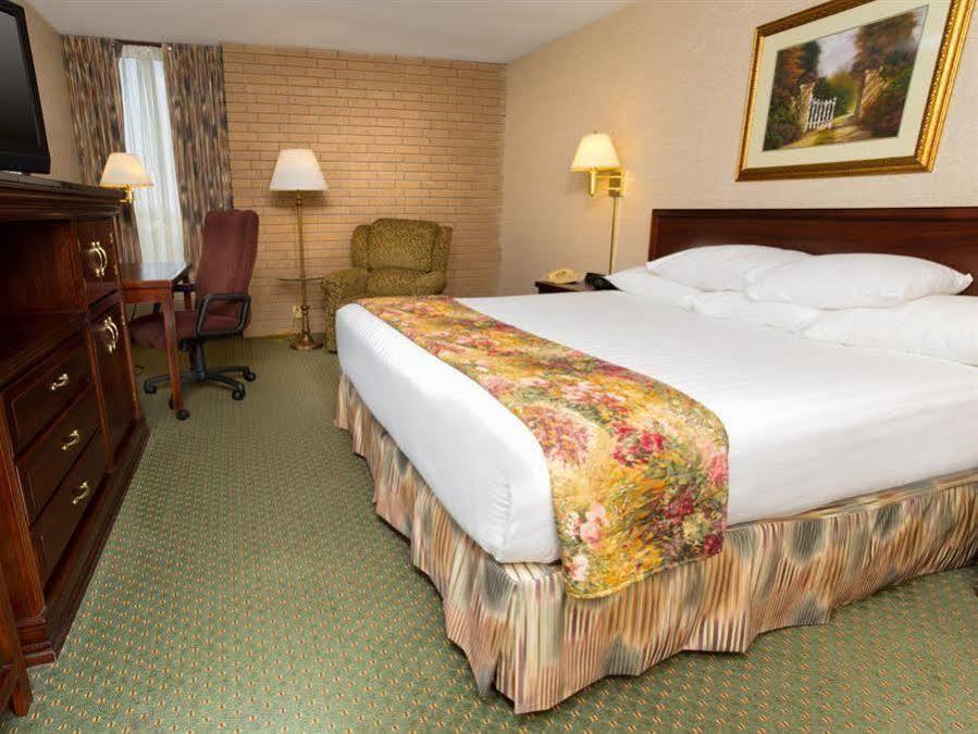 Drury Inn & Suites Kansas City Airport Extérieur photo